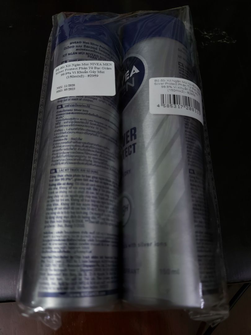 Sản phẩm được đóng gói cẩn thận. Ngoài thông tin trên sản phẩm, nhà cung cấp còn dán tem với một số thông tin cần thiết bên ngoài để người sử dụng tiện theo dõi, đặc biệt là HSD. Về sản phẩm xịt khử mùi của Nivea, mình đã sử dụng qua các dòng sản phẩm của hãng trước đây và chọn sử dụng lâu dài vì đánh giá cao về chất lượng sản phẩm.