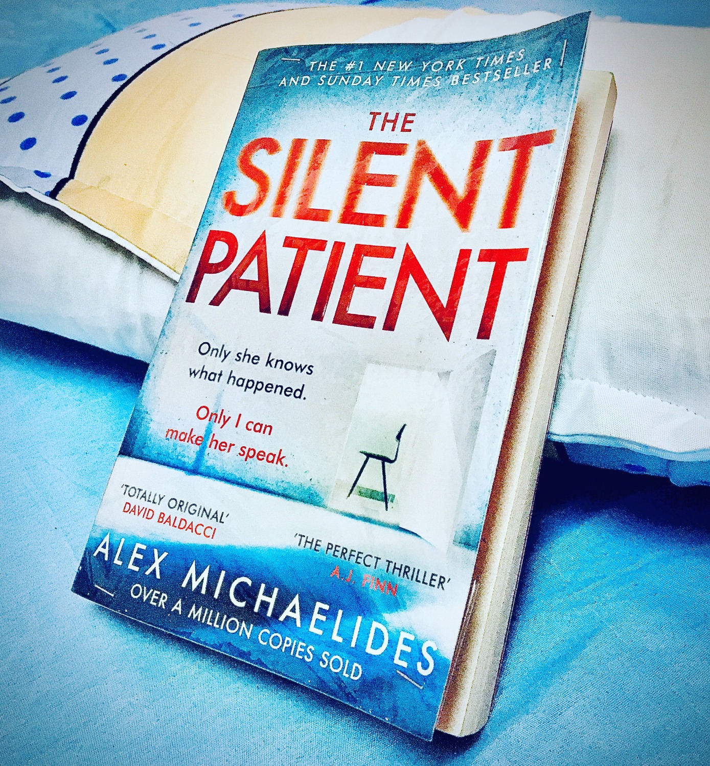 Sách được đóng gói cẩn thận, tiki giao hàng nhanh. Mình để đọc xong review 1 lần. Với mình nội dung quá hay, thích hợp cho những ai thích thể loai thiên về tâm lý tội phạm. Mình thích thể loại có cú twist cuối truyện như vậy. Tác giả dùng từ ngữ dễ hiểu nữa