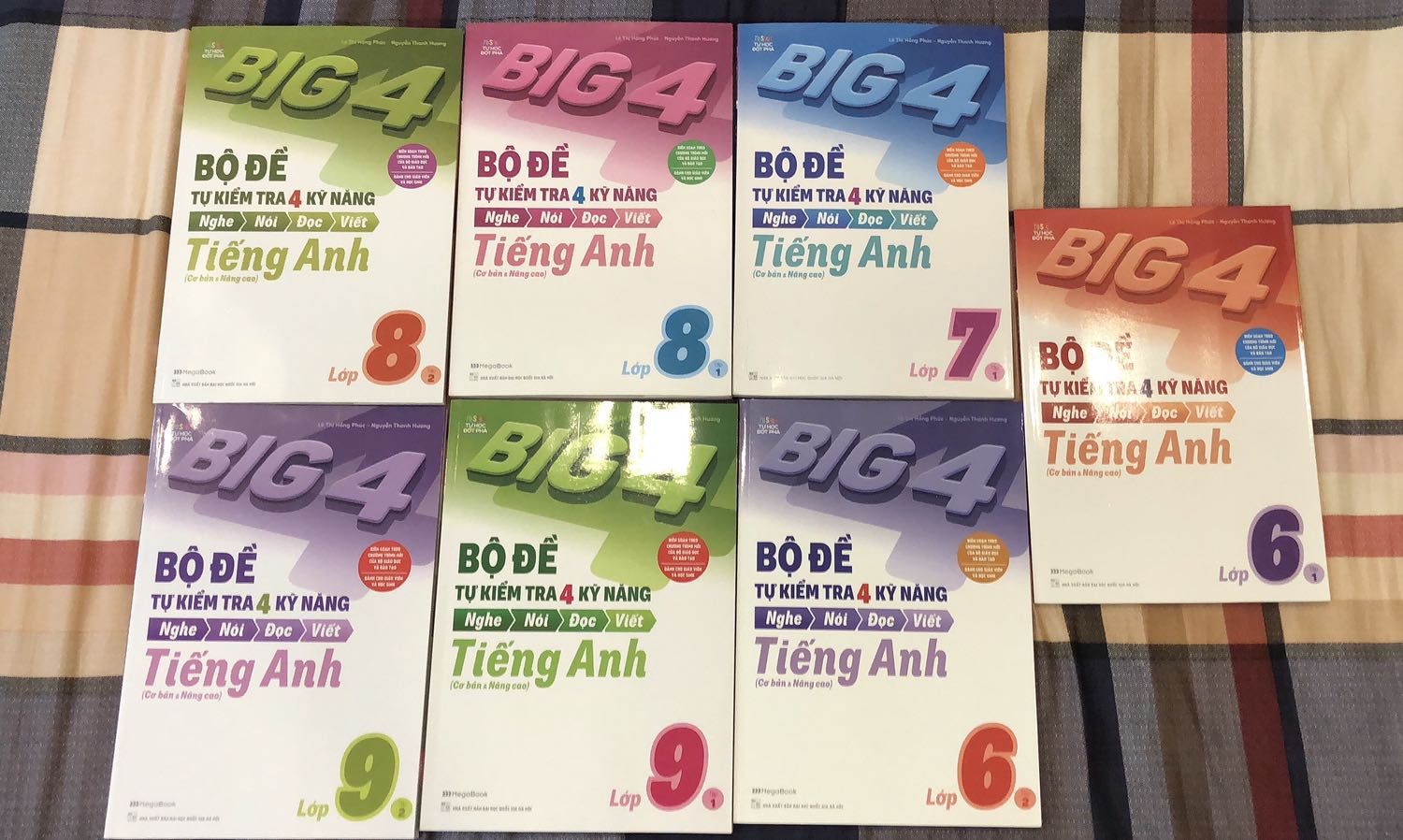 Sách mới cứng, in đẹp, giá hợp lí, bọc sách cẩn thận, cám ơn shop rất rất nhiều!