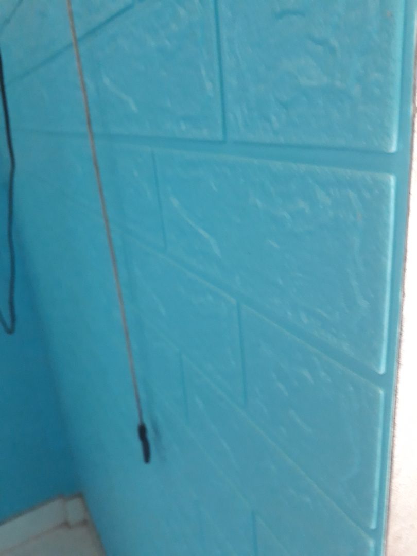 khó trong lúc thi công. miếng dán rất là mõng. Khi lấy miếng keo ra miếng dán rất dễ bị giãn ra...