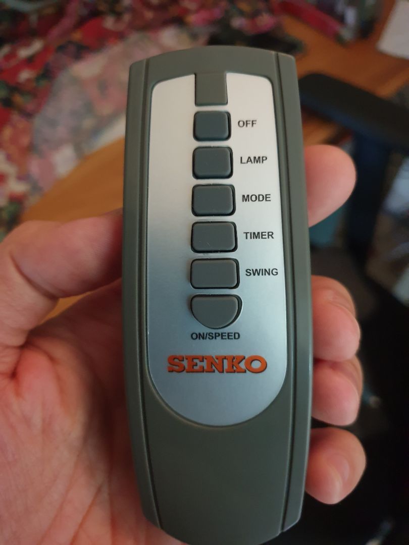 Trục trặc giao hàng nhưng sản phẩm tiện dụng, khá êm, chế độ gió tự nhiên dễ chịu, điều khiển nhạy, đèn ngủ có giá trị làm cảnh. Sẽ mua thêm.