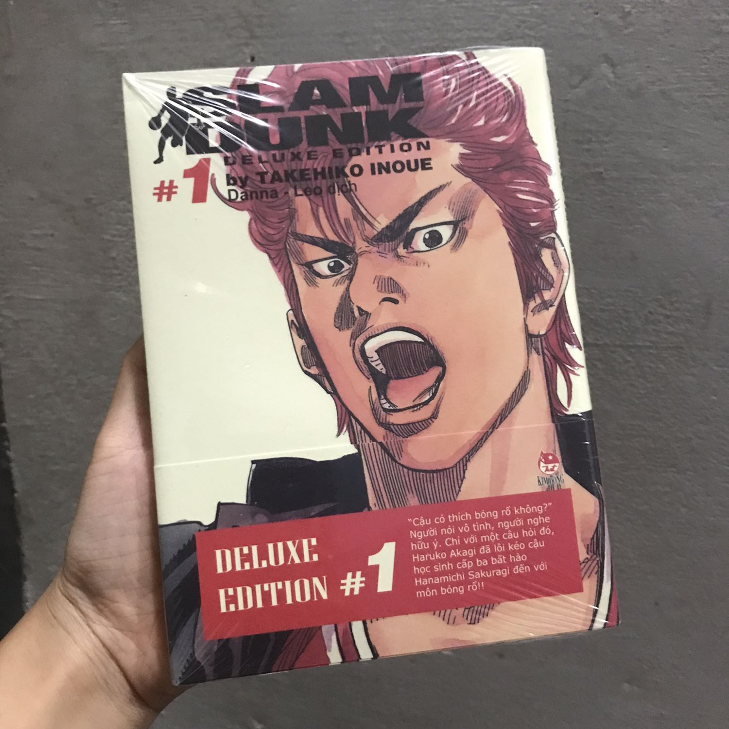 Giao hàng nhanh, đóng gói cẩn thận, truyện mới tinh không bị gì hết ??? Truyện dày dặn, bìa đẹp lắm luôn hic