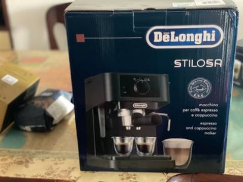 Máy rất đẹp, dễ sử dụng. Shop tư vấn nhiệt tình.
Chất lượng cafe cho ra ngon cỡ 80-90% so với quán. Rất đáng mua để dùng cho gia đình.