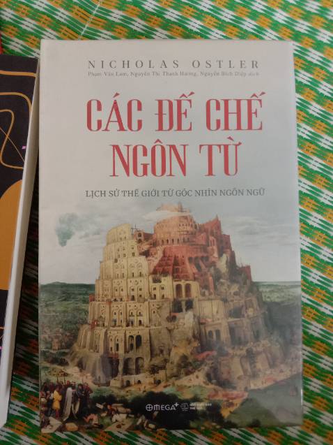 Quyển Các đế chế ngôn từ: mới, nguyên seal.
Quyển lược sử ngôn ngữ: cũ, đã bóc seal, rách góc, có những vết loang trắng lâu ko sạch.
Quyển cuộc phiêu lưu của ngôn ngữ anh: hơn quyển lược sử ngôn ngữ ở điểm ko rách góc.
Khi khui đơn hàng thì cảm thấy thất vọng về sản phẩm.