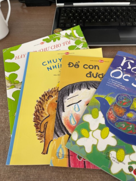 Mẩu chuyện ngắn dễ thương in hình màu săc đẹp hài hoà thu hút