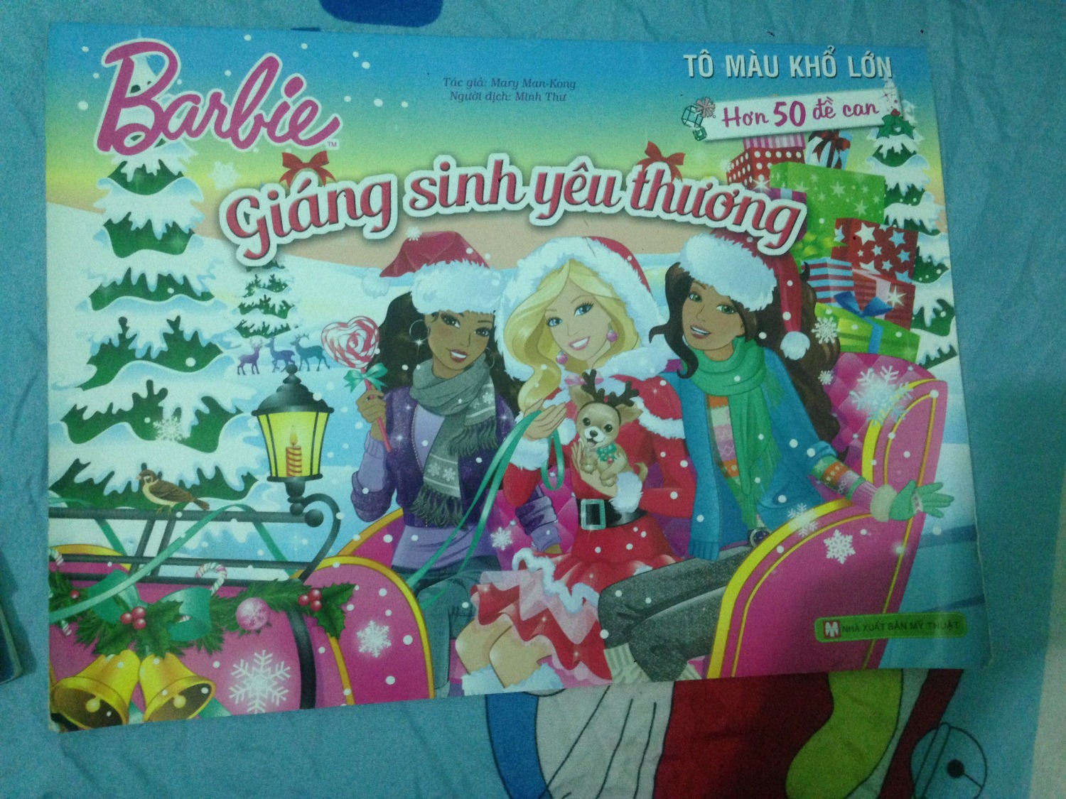 sách dành cho bé lớn, vì nhiều chi tiết bé nhỏ chưa tô đc, sách hơi cũ bẩn.