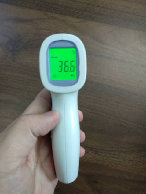 mặc dù ở vùng dịch nhưng tiki giao hàng nhanh, nhiệt kế đo nhanh, chính sác