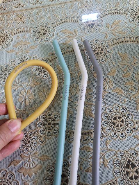 Các bạn lưu ý. Ống Silicon nên sẽ có độ mềm (thay vì nhìn hình lại nghĩ hơi cứng).
Về cọ rửa dài hơn tí thì ok hơn
Mình lựa chọn sp vì thương hiệu nên ytam.hi