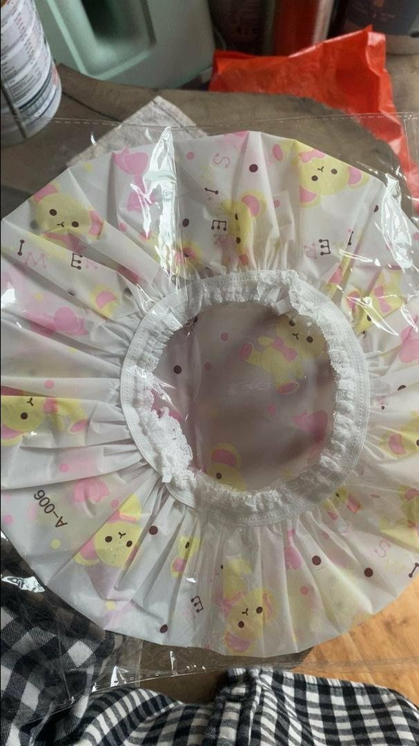 Mũ chất lượng bình thường, màu sắc đẹp. chun mũ đẹp, chắc chắn. Giao hàng nhanh Nên mua. Giá hợp lý.