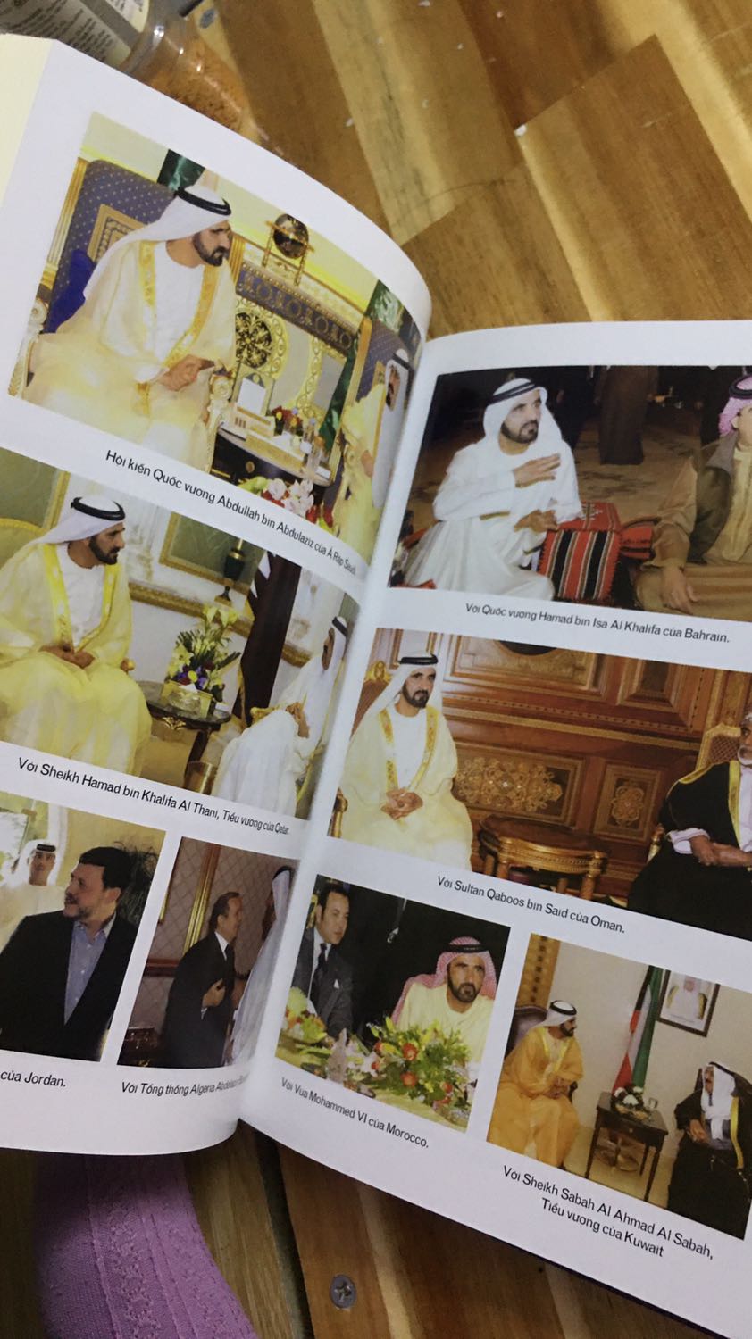 Sách bìa cứng nên ok lắm nè mà giao cho mình bị móp góc nha nội dung thì không cần bàn cãi gì về độ hay