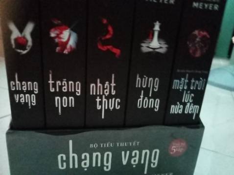 Tiki giao hàng nhanh, đóng gói sản phẩm tốt, sách đẹp lắm, đc bọc cẩn thận nên box còn nguyên xi luôn. 10 điểm 😁