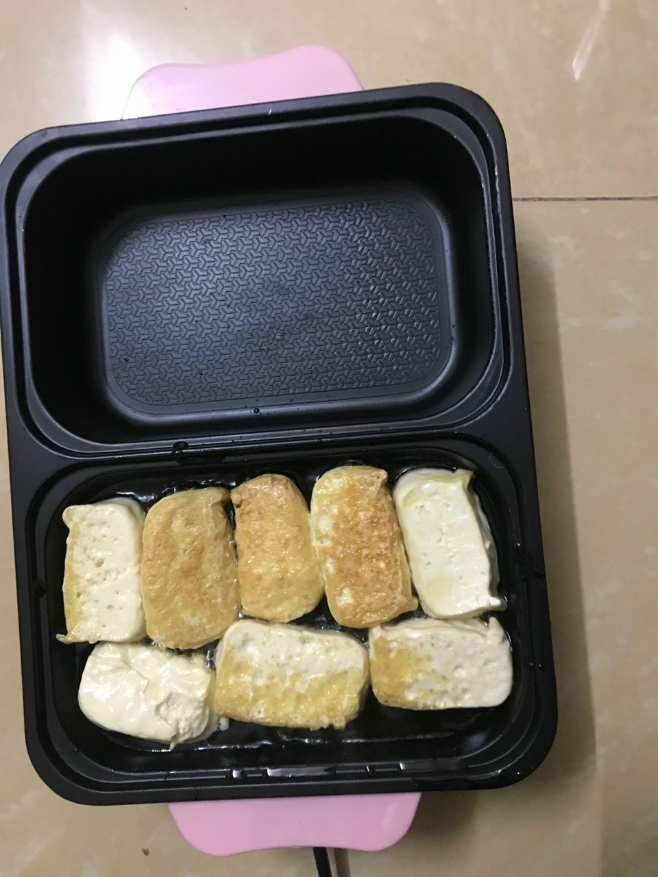 Bếp này về dùng không được: Cắm có vào điện nhưng phần lẩu  và phần nướng chỉ hơi nóng
Đề nghị đổi bếp khác