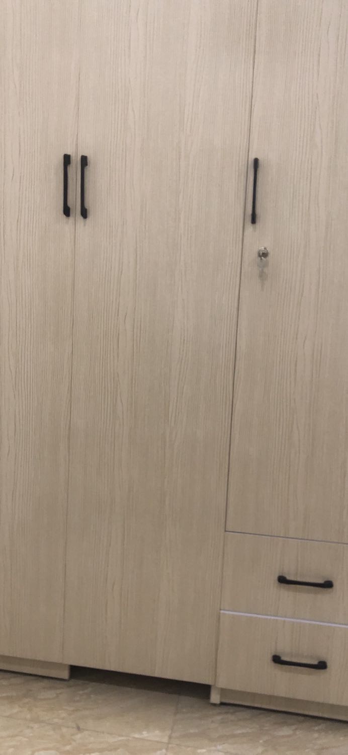 Tủ kg đúng kích thước.tại lỡ chở tới kg nhẽ bắt chở về.tooi thật sự thất vọng vì đăng 1 tủ,giao 1 tủ kg giống bài đăng.rất thất vọng