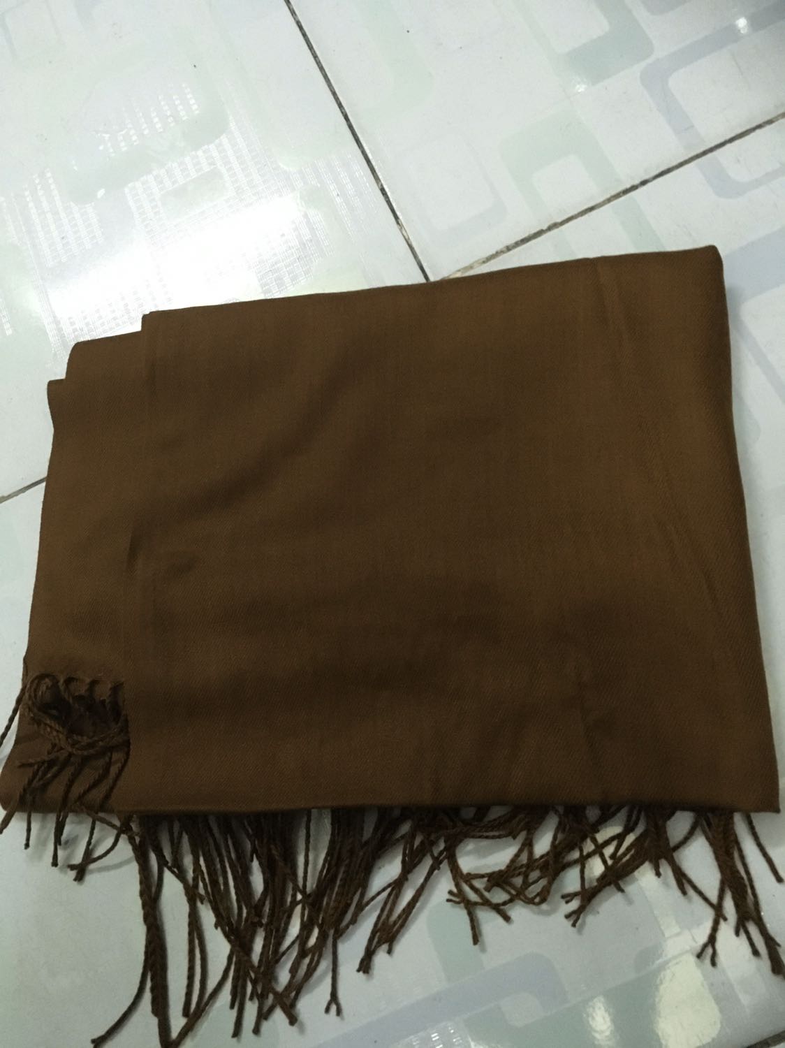 Quá thất vọng vì hàng giao không đúng màu đã chọn. Mình chọn màu đỏ đô nhưng lại giao màu nâu.