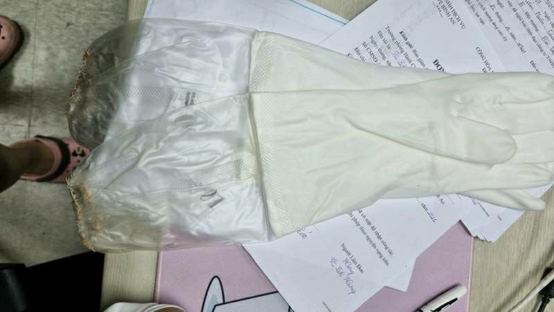 găng tay khá ổn, có bo chub nên k lo bi tuột. chất găng tốt, dai. rất hài lòng