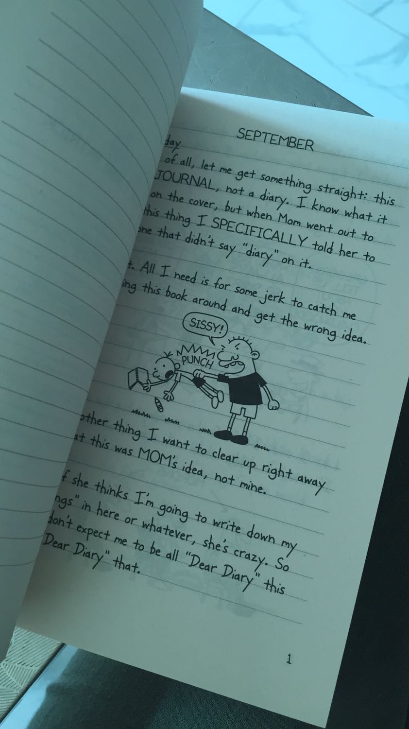 Sách nhẹ tay, mới nhìn thấy thì không ai nghĩ nó có giá cao vậy nhưng chất lượng nội dung khi đọc có lẽ sẽ xứng đáng với giá đó. Sách nhẹ tay, mới nhìn thấy thì không ai nghĩ nó có giá cao vậy nhưng chất lượng nội dung khi đọc có lẽ sẽ xứng đáng với giá đó.