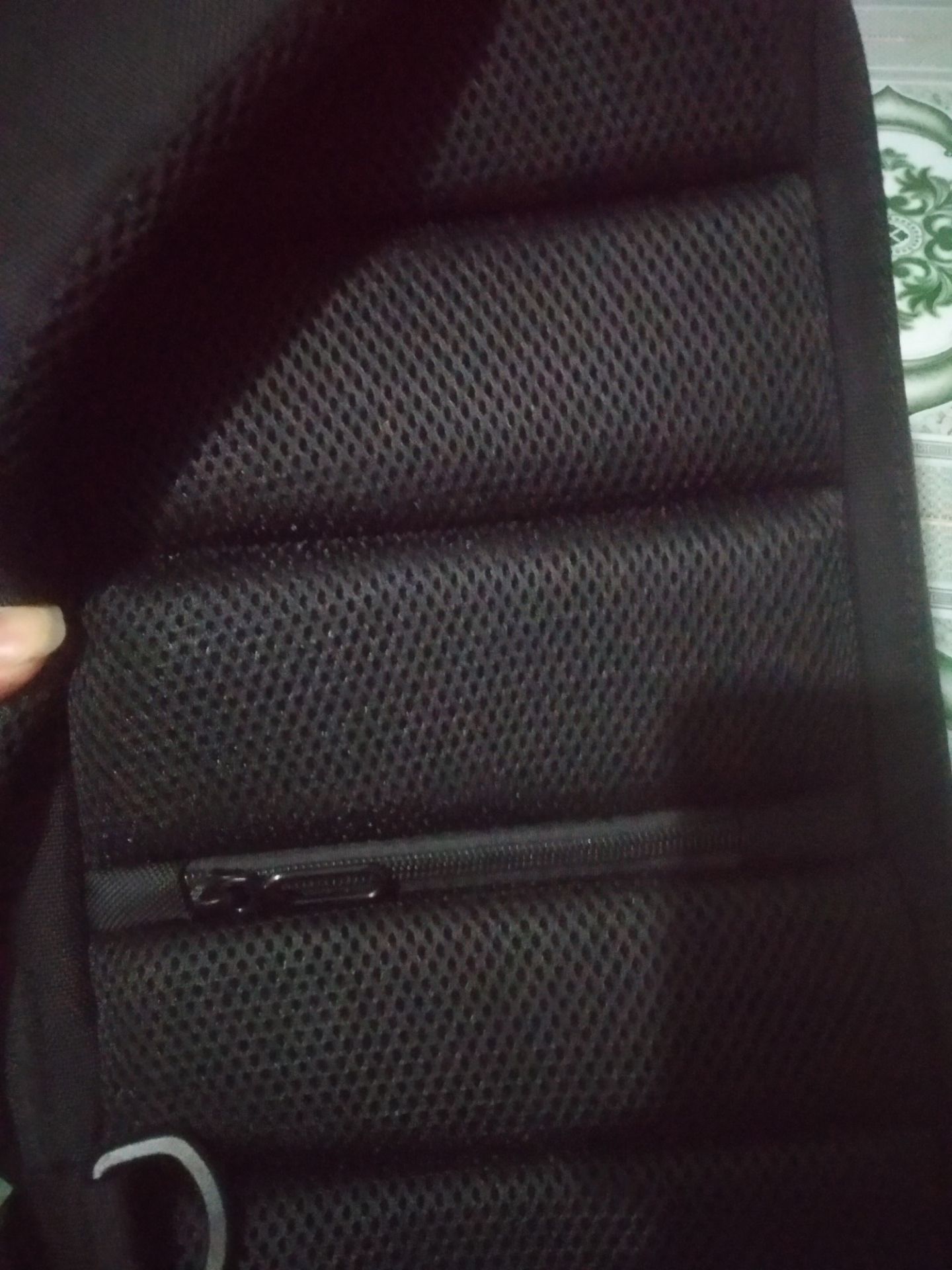 dây đeo khá là dài dù đã rút hết cỡ...hàng khá đẹp giống như hình...giao hàng hơi lâu nên 4* nhé dây đeo khá là dài dù đã rút hết cỡ...hàng khá đẹp giống như hình...giao hàng hơi lâu nên 4* nhé