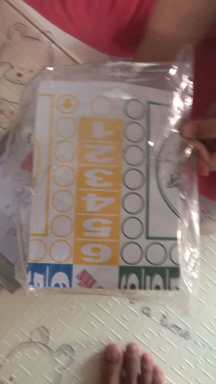 Hàng thiếu xúc xắc,ko có cả bàn chỉ có nguyên 1 tờ giấy quá thất vọng shop làm ăn thiếu trách nhiệm