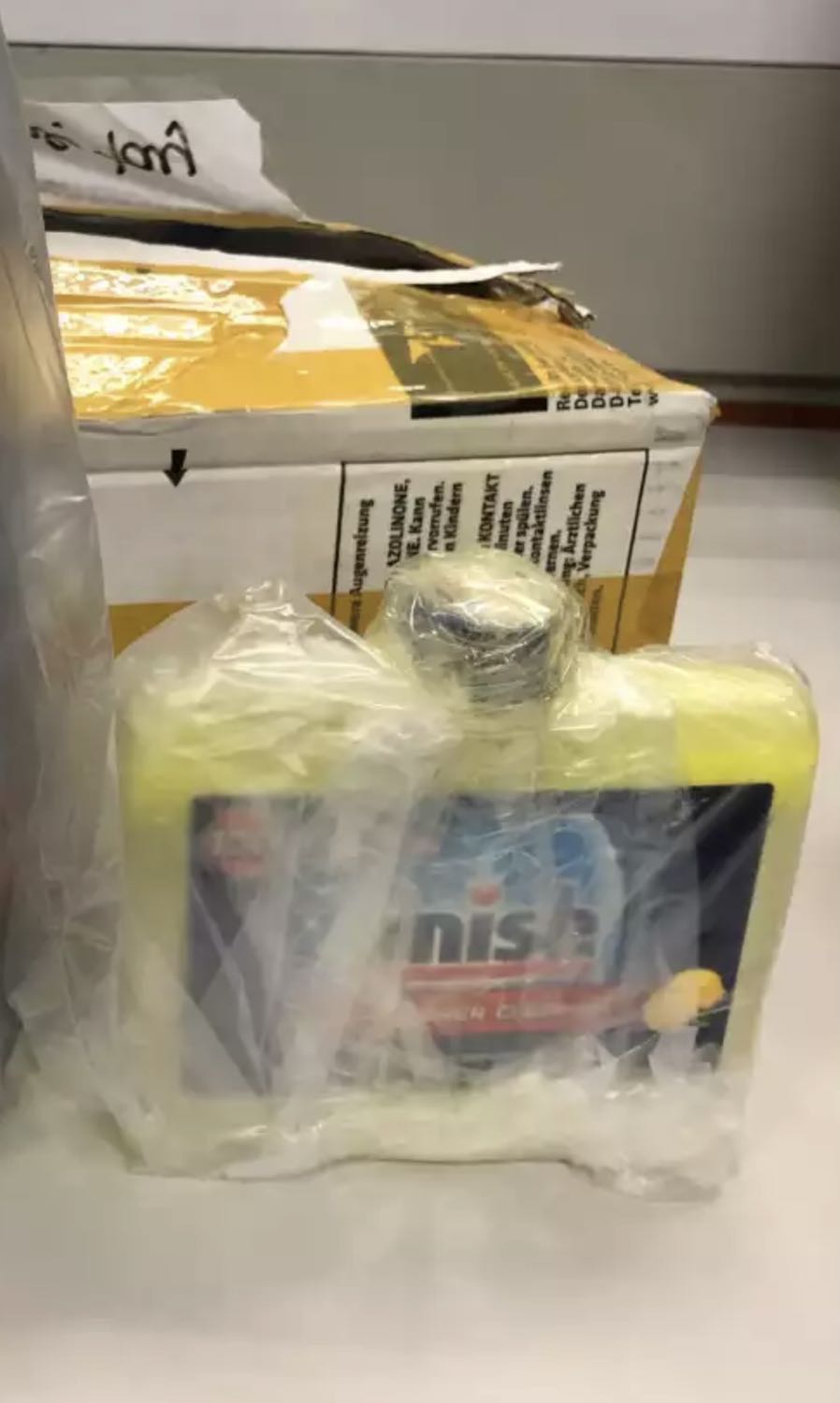 Giao hàng nhanh hơn thông báo dự kiến, hàng đóng gói gọn gàng và kĩ. Chưa dùng sản phẩm nên chưa đánh giá được chất lượng như thế nào. Giao hàng nhanh hơn thông báo dự kiến, hàng đóng gói gọn gàng và kĩ. Chưa dùng sản phẩm nên chưa đánh giá được chất lượng như thế nào.