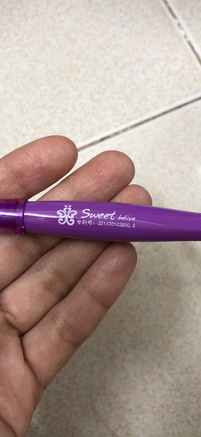 Bút giao nhanh, viết ra mực đều không bị nghẹt. Rất oki nha mn