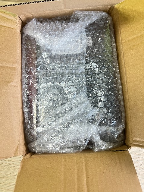 Cuộn sách bị mép, 45km ship nhâm địa chỉ chạy mất hơn 5 ngày, làm ăn quá hiểu quả & năng suất, chịu thiệt sự.