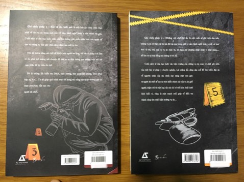 Những câu chuyện kể có thật từ vị bác sĩ pháp y xuất chúng, đầy bản lĩnh khi khám xét, phân tích hiện trường gây án và mổ xẻ, xét nghiệm tử thi, phân tích DNA… kết hợp tư duy logic để tìm ra hung thủ. Trong cuốn sách là sự pha trộn bản chất tàn nhẫn, máu lạnh, có sự cô đơn, tính nhân văn, sự đồng cảm và kiến thức uyên bác về ngành pháp y. 

MỘT CUỐN SÁCH KINH DỊ GÂY ÁM ẢNH THỰC SỰ! CÂN NHẮC TRƯỚC KHI ĐỌC.

P/S Đọc xong 2 cuốn coi chừng bị sỏi thận!