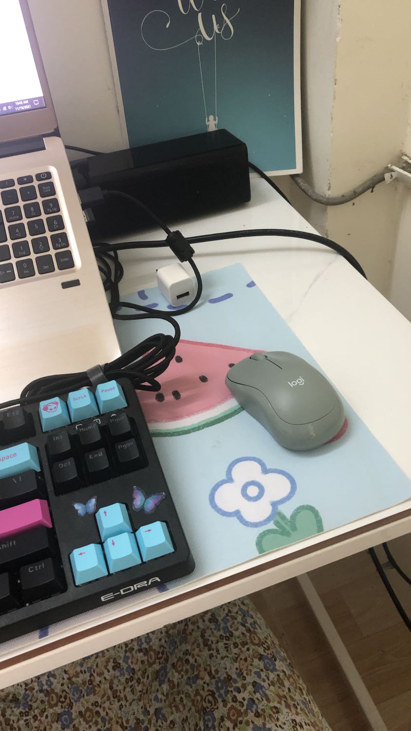 Chuột màu xinh, hàng chính hãng, dùng êm, không gây ồn