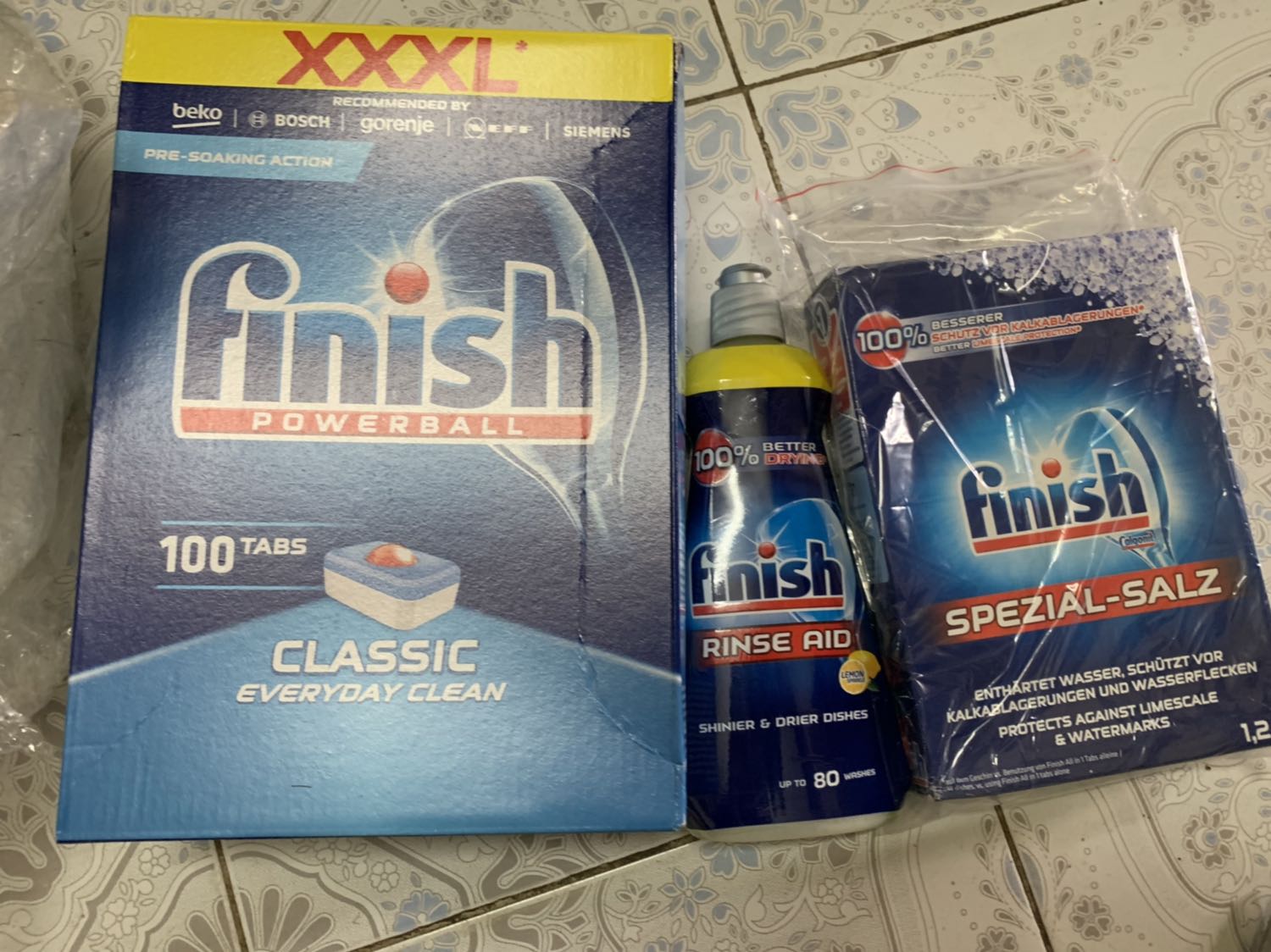 Rất hài lòng. Mình đã mất 10p chỉ đề ngồi bóc cái tùi hàng. Bọc túi zio rồi chống sốc rồi gói lại cẩn thận xong mới cho vào thùng. Nhận hàng sản phẩm còn nguyên vẹn ko chầu xước gì, mình đã check mã sp các thứ, hàng chuẩn. Lần sau sẽ mua tiếp.