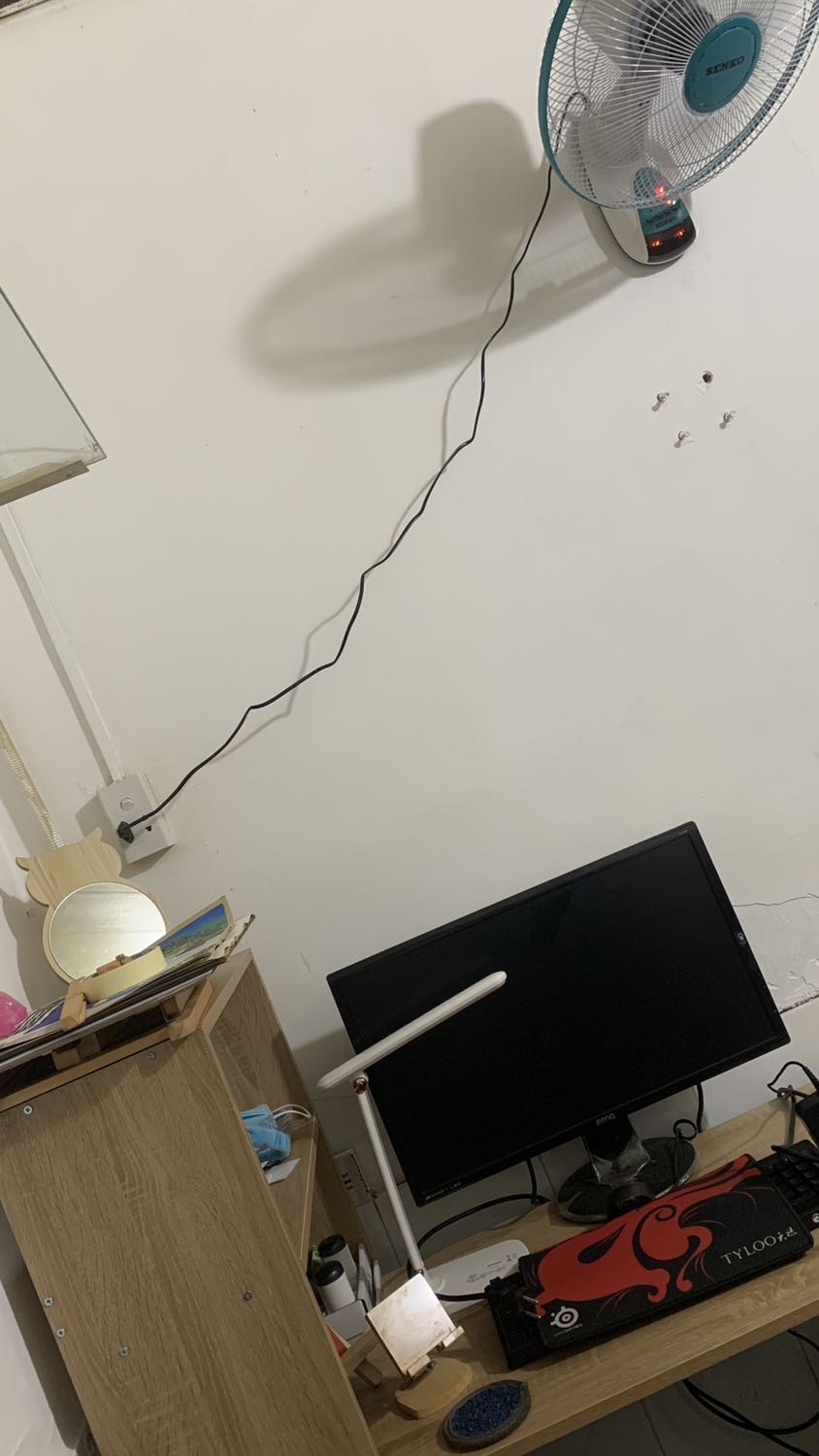 Hàng chuẩn Senko, đủ linh phụ kiện đi kèm. Remote cũng có pin AAA x2. Góc làm việc của mình giờ mát rượi luôn :D Tốc độ Low mà mát rồi. Lại có đèn định vị trong tối nữa dễ bấm remote.
Cảm ơn Tiki và Senko! Hàng chuẩn Senko, đủ linh phụ kiện đi kèm. Remote cũng có pin AAA x2. Góc làm việc của mình giờ mát rượi luôn :D Tốc độ Low mà mát rồi. Lại có đèn định vị trong tối nữa dễ bấm remote.
Cảm ơn Tiki và Senko!