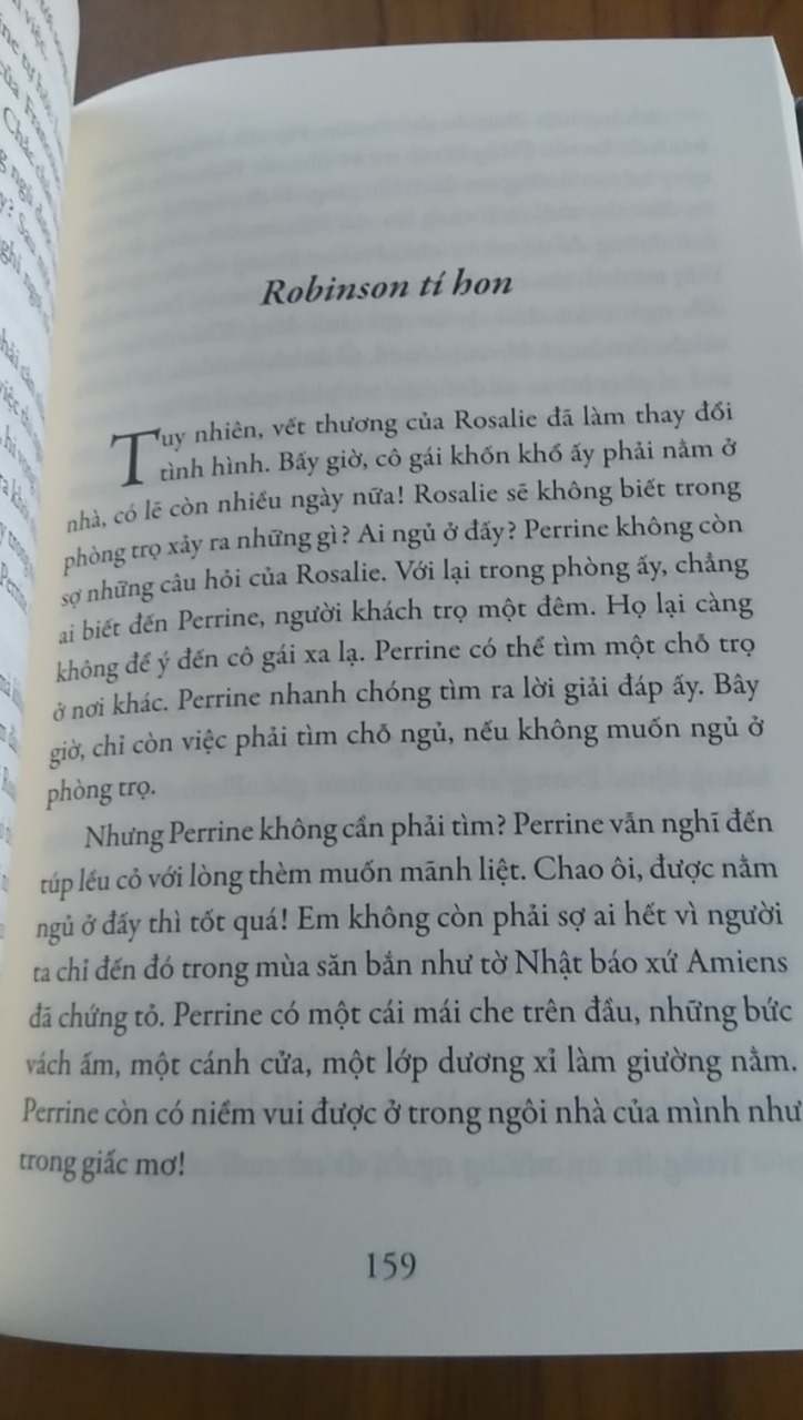 1. Hình thức: khổ nhỏ (13 x 19xcm) cầm vừa tay.
2. Mực in rõ nét, giấy hơi ngà, khiến mắt dễ chịu khi đọc.
3. Nội dung: gồm 2 phần chia làm 24 chương.
4. Tên nhân vật được giữ nguyên, mặt dù trang "LỜI GIỚI THIỆU" ghi và Việt Hóa nhưng tên không bị phiên âm.