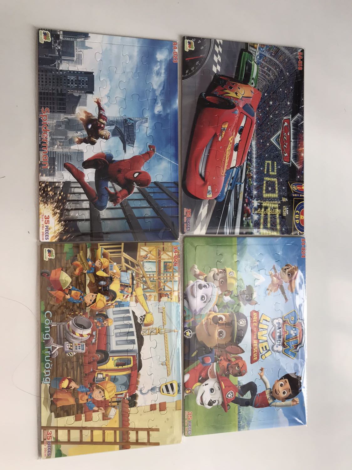 Bao bì đóng gói nhiều lớp chắc chắn , sản phẩm chất lượng, màu sắc đẹp nét, các miếng ghép to , đường cát sắc nét.