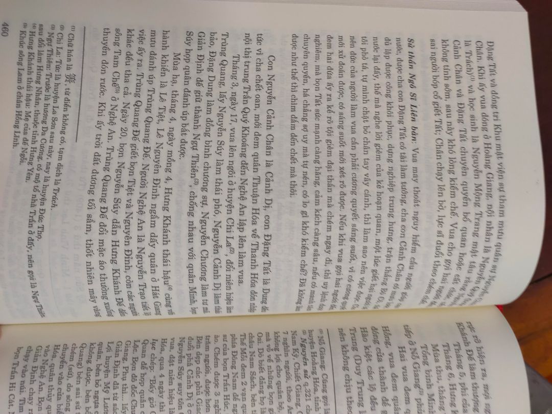 giao hàng nhanh chóng và đóng gói đẹp. Chất lượng giấy in khá tốt, nhưng có nhiều trang in mực mờ hơi các trang khác. mong nhà xuất bản xem lại mực in