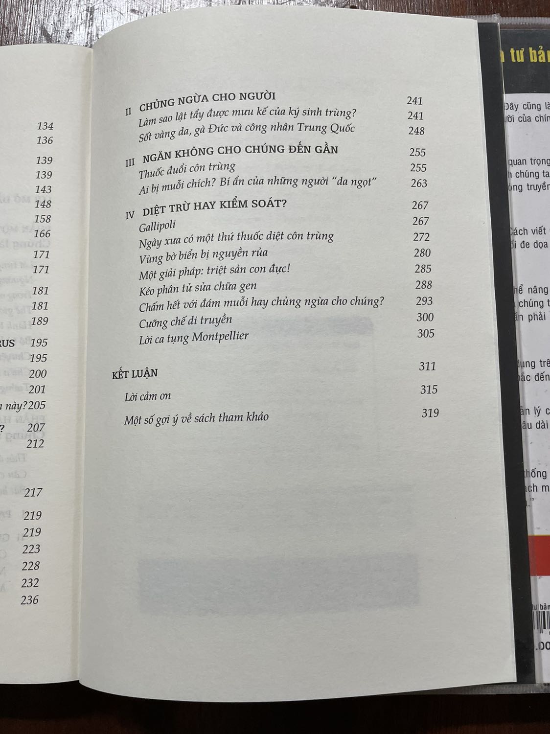 Cuốn này đọc thú vị nhưng quá dề dà.
Cuốn sách chứa đựng nhiều thông tin rất hay và lạ từ những nhà nghiên cứu ký sinh trùng.
Tác giả cũng dành nhiều thời gian đi nhiều nơi để kể lại câu chuyển.
Tuy nhiên cuốn sách quá dài, đọc rất mệt mỏi. Nếu tác giả thu gọn nội dung còn khoảng 100 trang sẽ dễ chịu hơn.