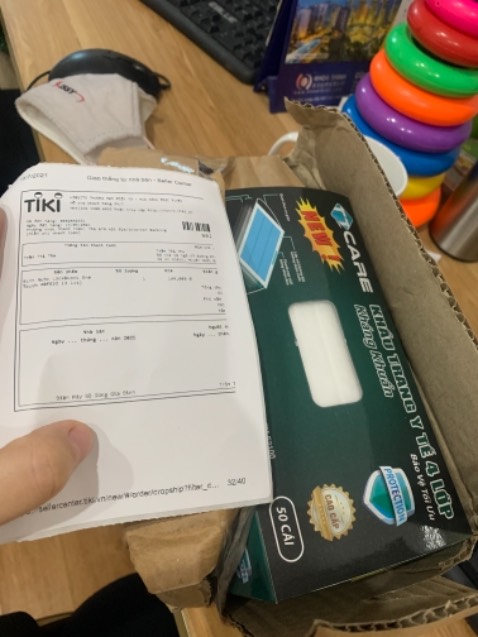 Mua cả 150k bình lọc nước mà nhận được một cái hộp khẩu trang ko ra gì. Tưởng tiki uy tín lắm, ai ngờ còn không bằng ***. Ko bao giờ quay lại