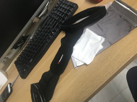 Mua cho bé nhà dùng, dễ đeo nên bé cũng hợp tác. Hy vọng kết hợp với điều chỉnh thói quen sinh hoạt . Dáng lưng bé nhà sẽ chuẩn dần lại