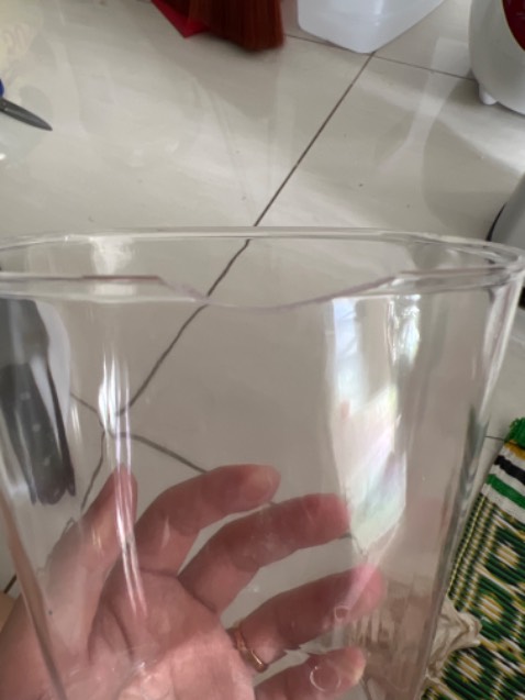 Máy mới *** cũng khá ok với giá tiền. 1 chiếc cốc bị mẻ miệng. Shop nhiệt tình gọi điện gửi lại cho khách rất cảm ơn shop. Máy mới *** cũng khá ok với giá tiền. 1 chiếc cốc bị mẻ miệng. Shop nhiệt tình gọi điện gửi lại cho khách rất cảm ơn shop.