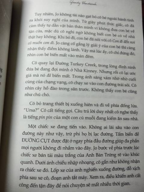 Câu chuyện rất hay, tác giả cho ta nhận thấy con bé là người ngoài hành tinh nhưng rồi gần cuối sách lại mở ra sự thật về con bé nhưng rồi thành mớ bòng bong đọc bị cuốn theo cứ tưởng khoa học viễn tưởng nhưng lại không phải. 3 nhân vật khác là Jo, Gabe và Tabby đều là người tốt giữ Hộ và Gabe là 1 couple nhưng họ rất êm đẹp lúc đầu rồi xảy ra mâu thuẫn rồi lại trở lại thắm thiết, thứ tình cảm lên xuống dập dờn như sóng vỗ vậy nhưng cực kì hay. Jo là cô gái bị mắc ung thư phải cắt bỏ buồng trứng và ngực nhưng điều đó không làm cô nản chí và cô cũng đã tìm đc người yêu cô và yêu cả căn bệnh của cô. Đáng để đọc lắm 9,5/10