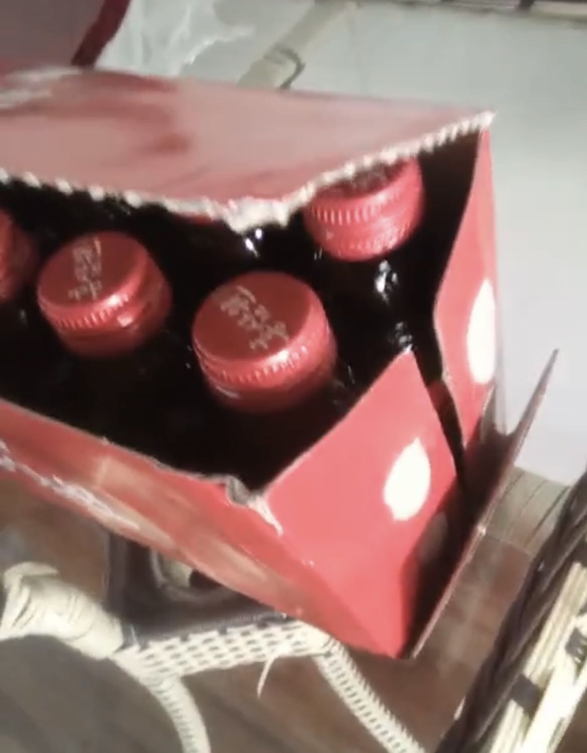 Mình mua hàng của shop nhiều lần rồi. Đây là lần thứ 2 liên tiếp nhận được sản phẩm với bao bì bị rách, bung xúc nên góp ý để Nhà bán cải thiện hơn.