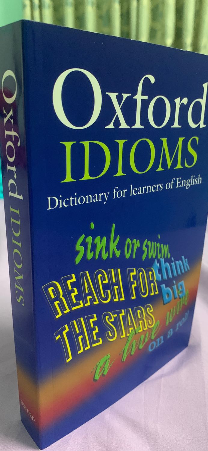 Hàng oxford thì cũng không gì để chê, chỉ là quyển này mình nhận không có màng co như cca quyển oxford khác mình đặt chung đơn?