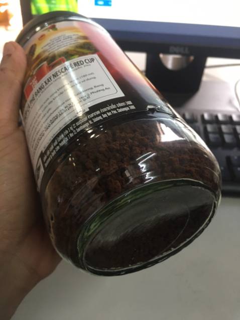 sản phẩm không đạt yêu cầu, cafe có hiện tượng vón cục. hạng sử dụng in dưới đáy có dấu hiệu bị phai. Tôi đã giao trả lại hàng, chưa nhận dc tiền, tôi muốn đổi lại sản phẩm mới, đạt chất lượng, Vậy trường hợp này giải quyết như thế nào . Mong sớm có câu trả lời.