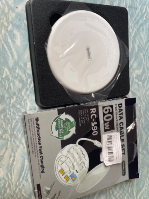 Ổn, sạc vô, nhanh hay không chưa biết vì đt mình đang full pin. Cơ mà cái chấu sạc usb cắm khá khó, dùng lực mạnh, cắm xong rút không ra luôn Ổn, sạc vô, nhanh hay không chưa biết vì đt mình đang full pin. Cơ mà cái chấu sạc usb cắm khá khó, dùng lực mạnh, cắm xong rút không ra luôn