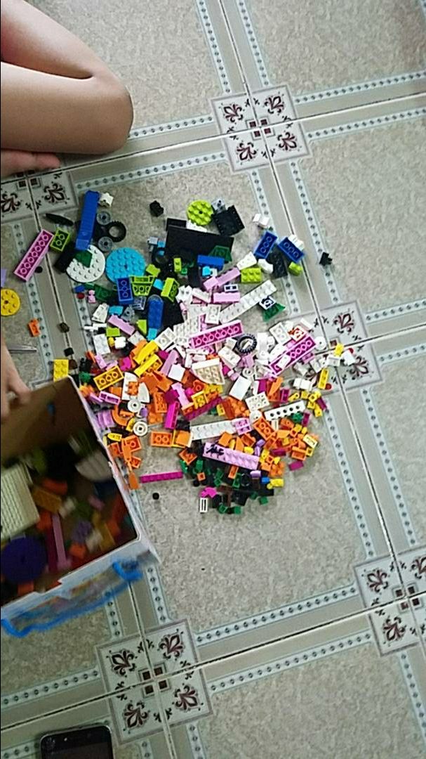 nhiều chi tiết lắm luôn. tha hồ lắp ráp, shop giao hàng nhanh, đóng gói cẩn thận