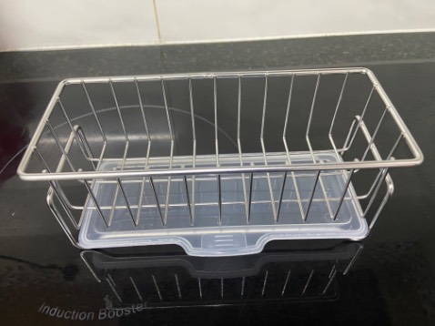 Hàng inox nặng chắc chắn, khay nhựa hứng nước vừa vặn. 10 đểmmm