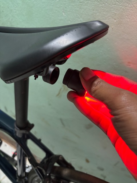 chất lượng tốt,tuy nhiên ren vặn tháo lắp hơi mất thời gian.