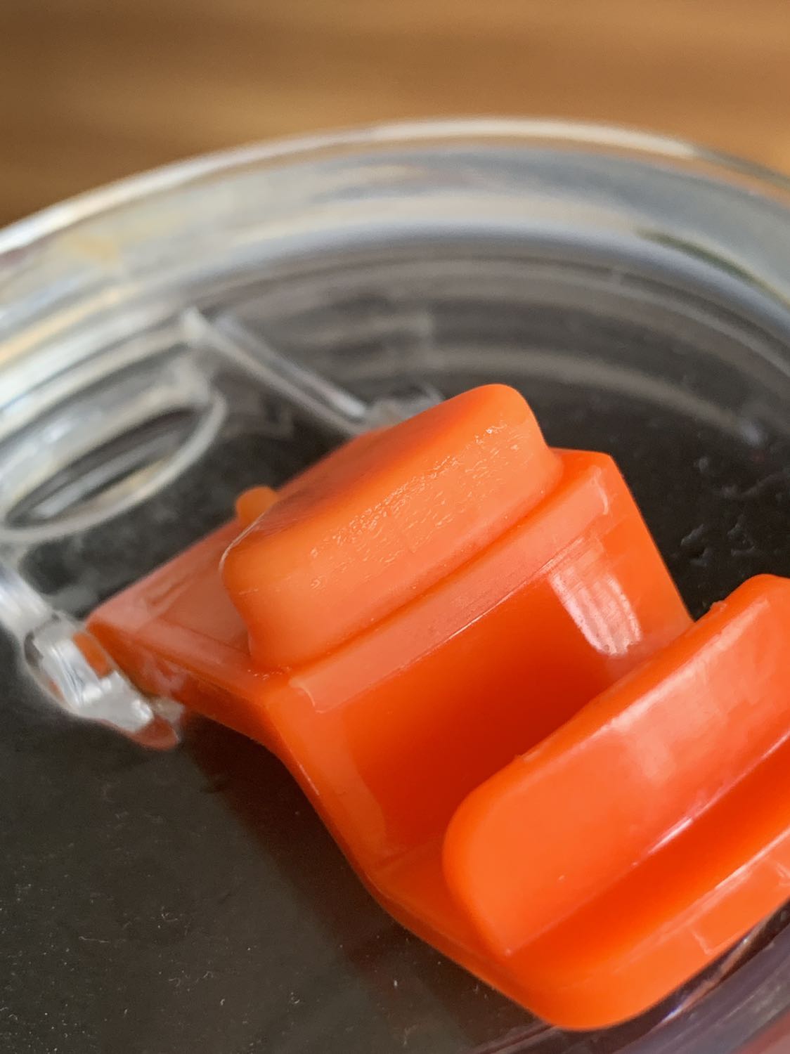 Đã hơn 1 năm sử dụng, chất lượng tốt đáng mua nhé. Núm bịt bằng cao su sẽ hao mòn theo thời gian