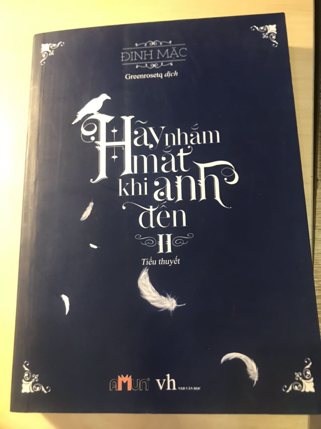 Sách đẹp lắm nhé, sách của mình thì không bị nát hay rách đâu, có cả bookmark nữa, rất đáng tiềnn, nên mua nhaa