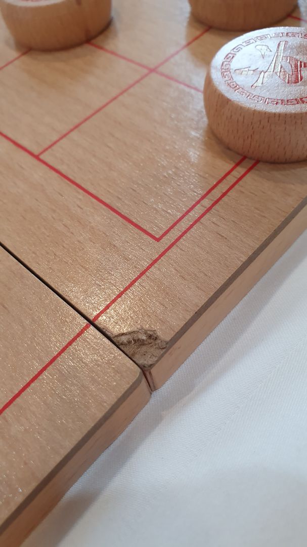 hàng lỗi, quân cờ ok nhưng bàn cờ lỗi. hàng lỗi, quân cờ ok nhưng bàn cờ lỗi.