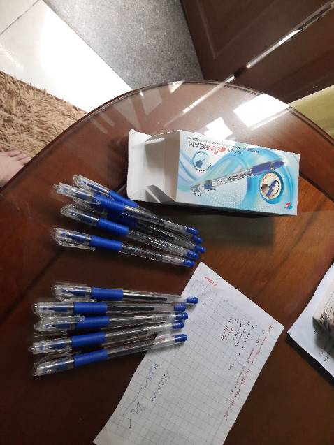 Mua 10 cây và tiệm giao đầy đủ hết. Viết cả 10 cây đều ra mực đàng hoàng nên chất lượng ok