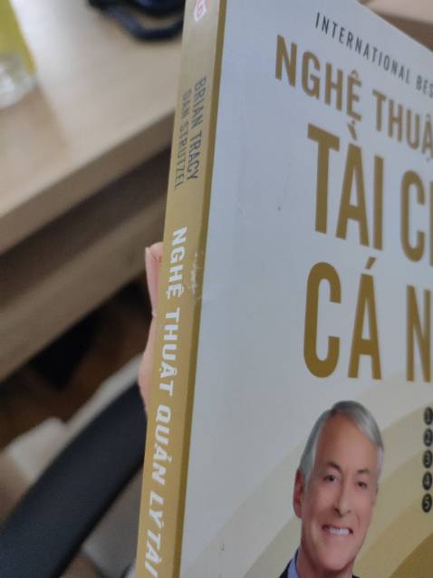 Bao sách sơ sài quá. Làm hư hết sách. Ko đặt shop nữa!