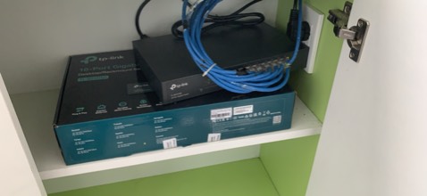 Hàng nguyên seal. Tiki now cực nhanh. Swich này nhận ip cực nhanh. Cắm vào ping google thấy liền.